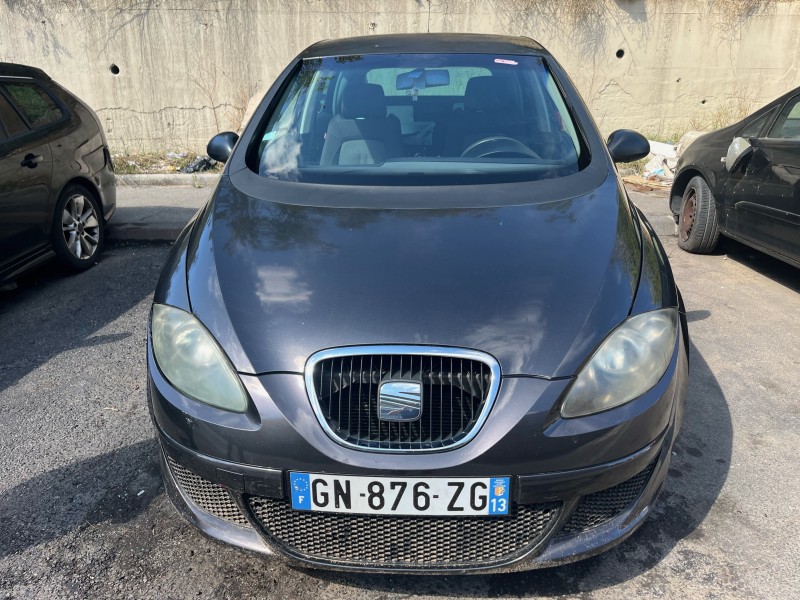 UN SERVICE DE REPRISE DE VOITURE  EN PANNE  